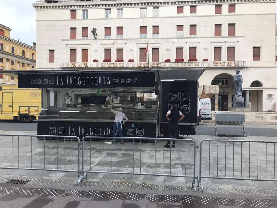 Il mercato in piazza Vittoria