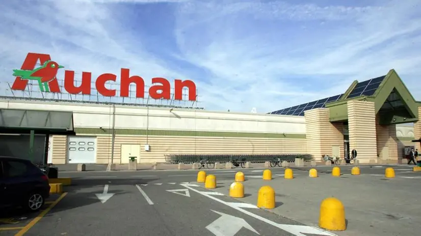 L'ipermercato Auchan di Roncadelle: martedì è stato chiuso per sciopero dei dipendenti - © www.giornaledibrescia.it