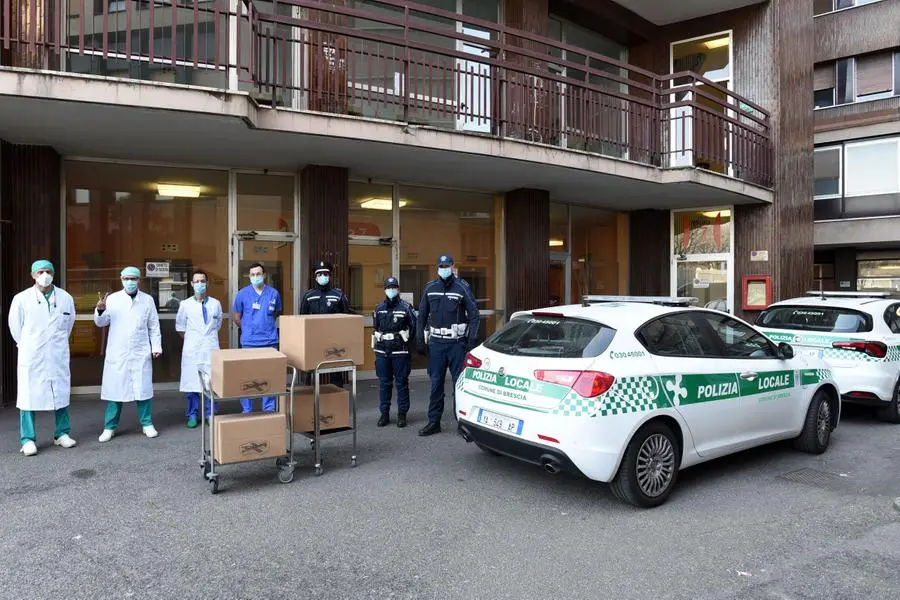 Polizia Locale, la consegna del materiale donato al Civile