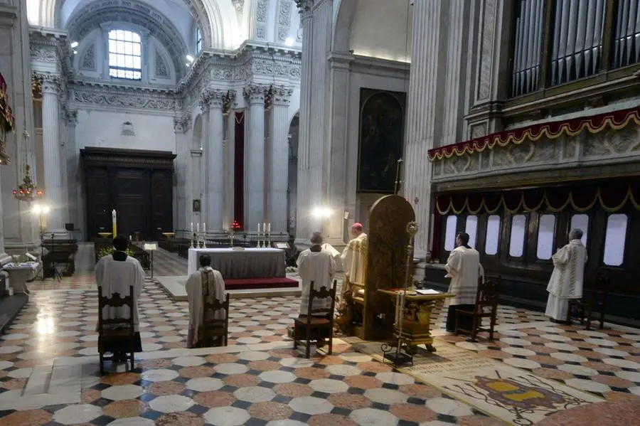 La celebrazione della Messa di Pasqua in Duomo