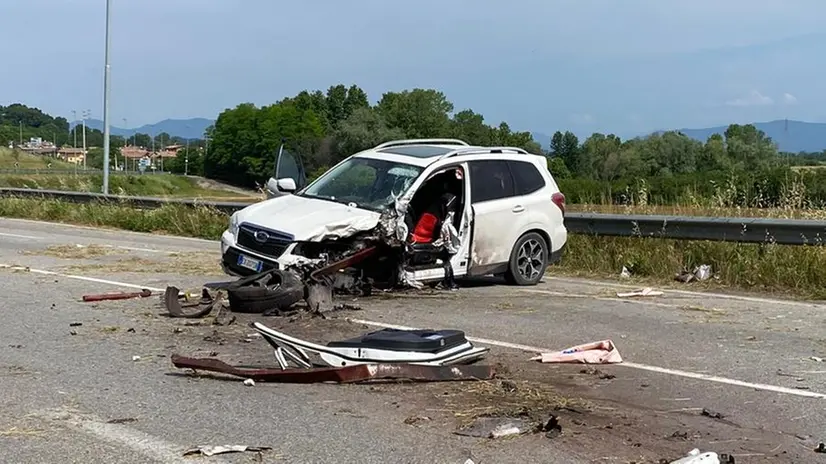 Desenzano, l'auto dopo lo scontro con camion
