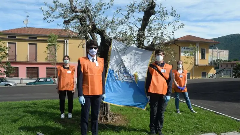 Ammainata la bandiera dell'emergenza