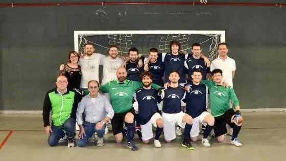 La formazione del Sale Marasino che partecipa al campionato di calcio a 5 del Csi @ foto wwww.giornaledibrescia.it