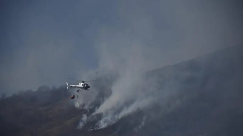 Gli interventi per spegnere gli incendi in Valsabbia