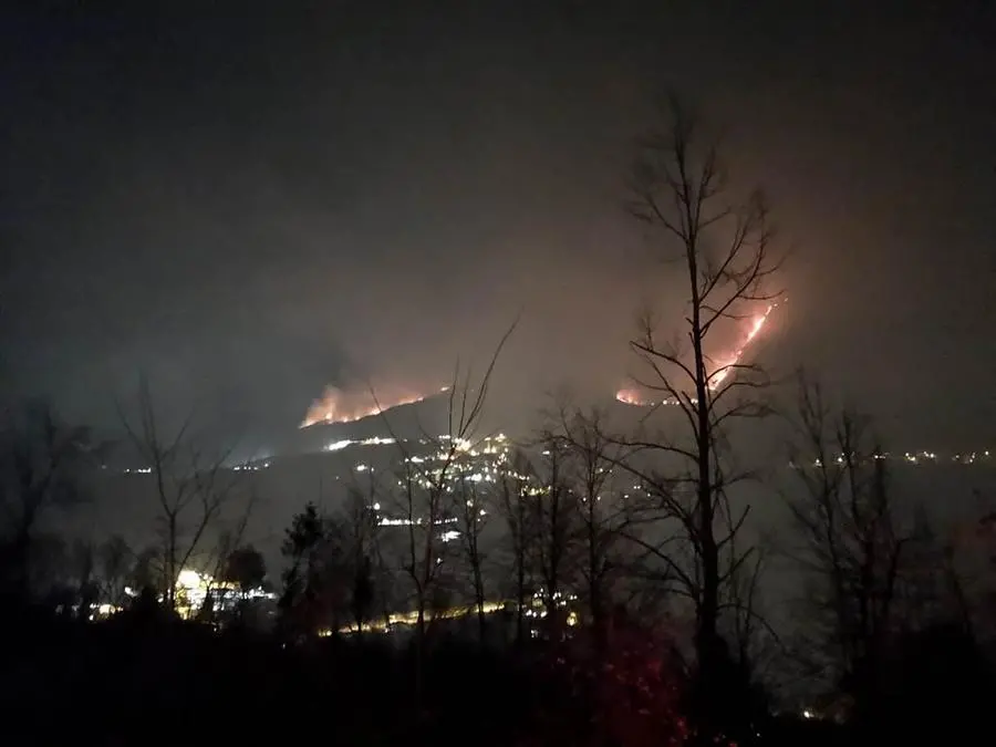 Incendi in Valsabbia, il fuoco avanza