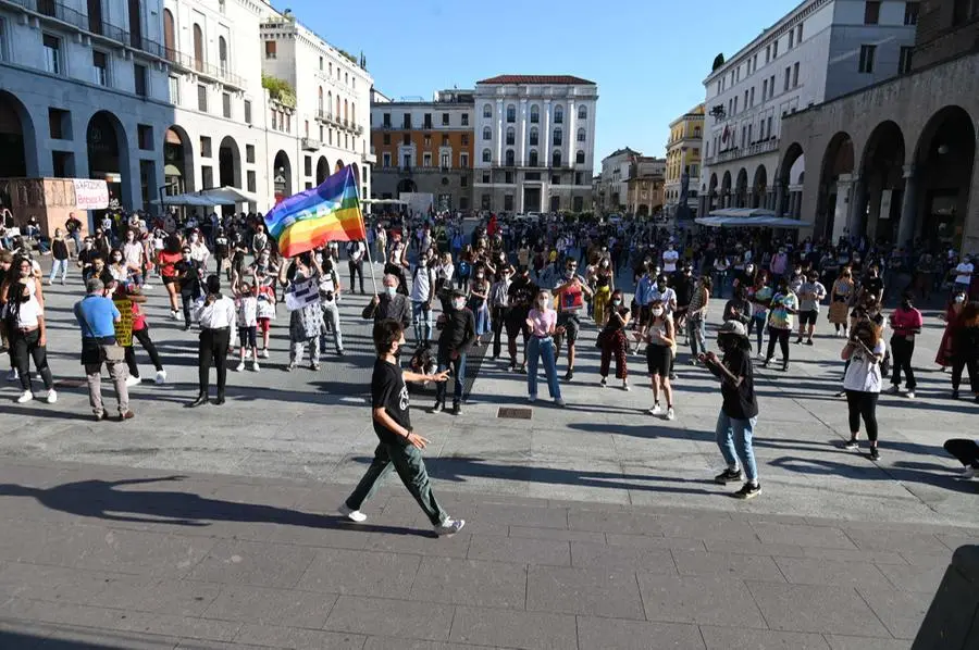 Collettivo Uno, contro il razzismo in piazza Vittoria