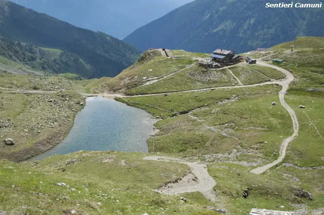 Il borgo di Case di Viso e l'escursione al rifugio Bozzi