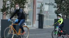 I bresciani stanno riscoprendo la bellezza di utilizzare la bicicletta anche in città - Foto © www.giornaledibrescia.it