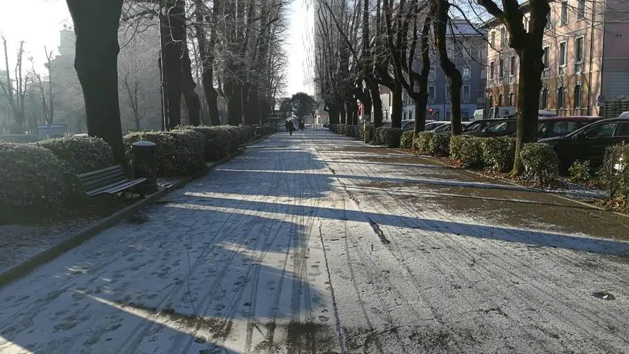 Neve chimica e galaverna in città