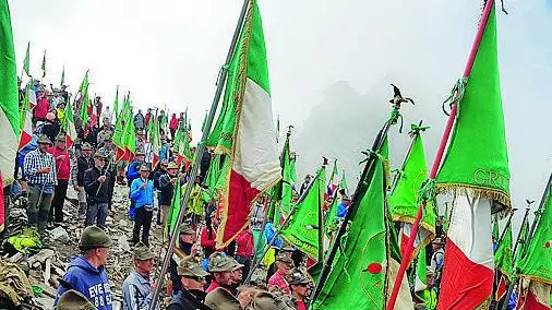 Il pellegrinaggio in Adamello richiama alpini da tutta Italia