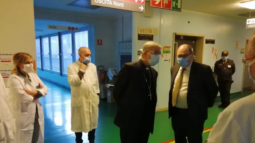 Il vescovo Tremolada al Civile