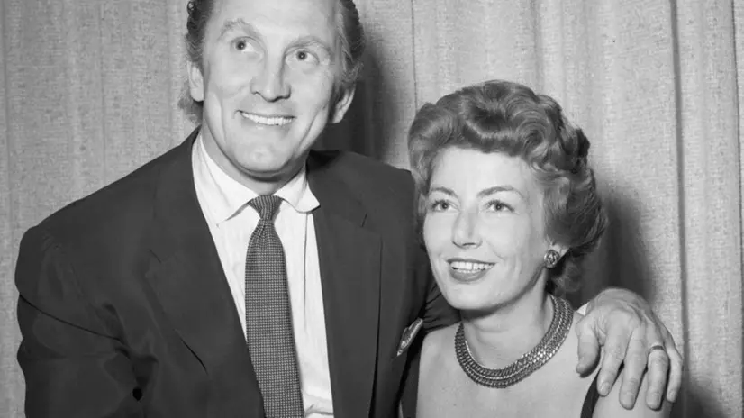 Morto l'attore Kirk Douglas, aveva 103 anni