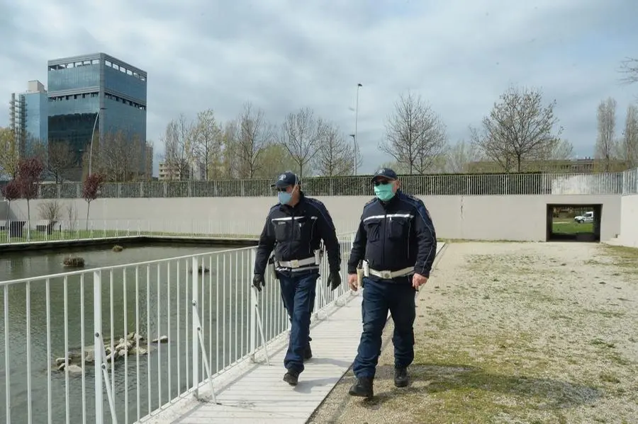 Parchi chiusi, controlli in città