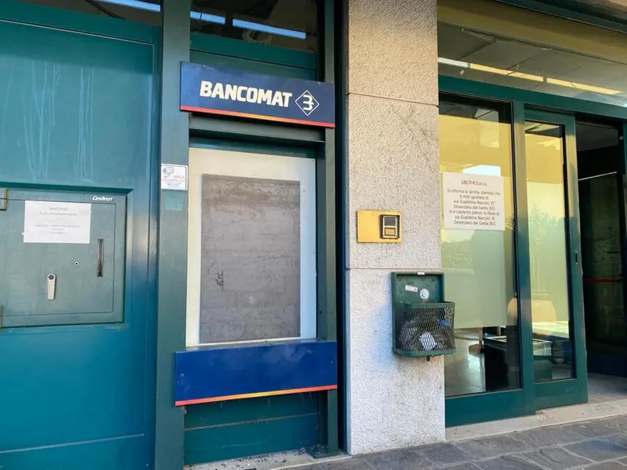 Il colpo al bancomat di Desenzano