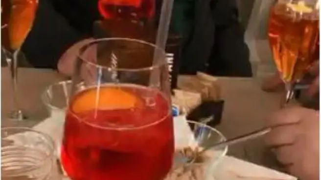 Gli aperitivi bevuti prima della tragedia