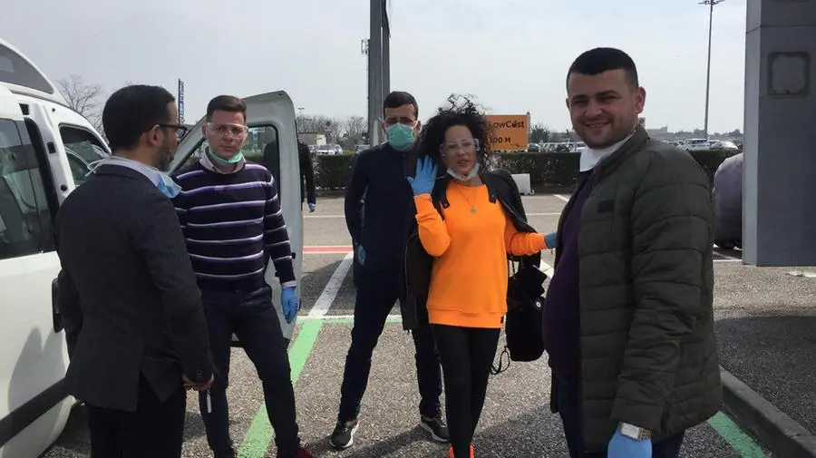 Coronavirus, 30 fra medici e infermieri dall'Albania a Brescia: l'arrivo in aeroporto