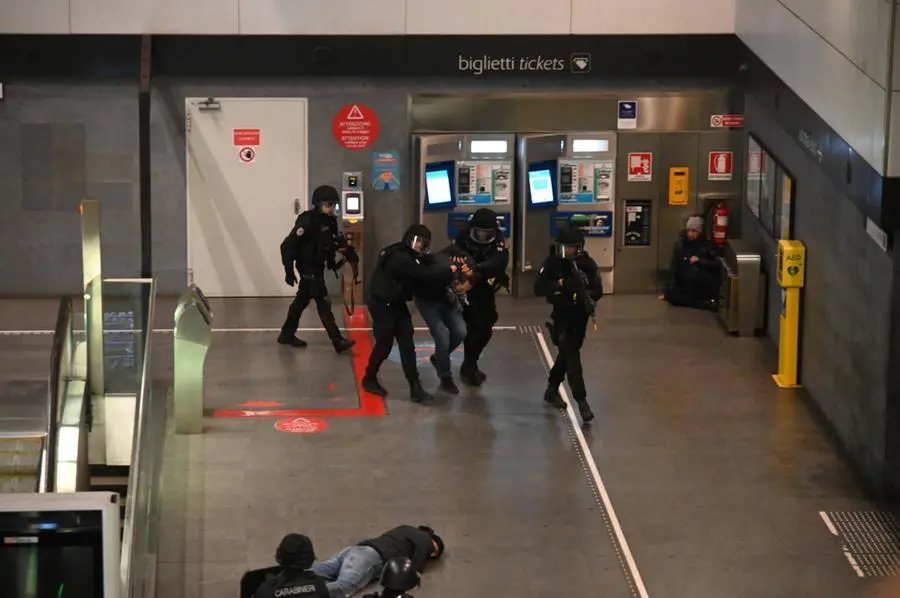 Esercitazione antiterrorismo in metropolitana