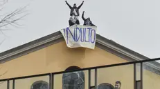 La protesta a San Vittore - Foto Ansa © www.giornaledibrescia.it