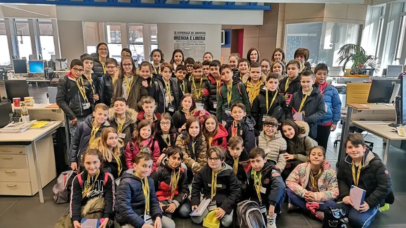 Foto di gruppo per gli alunni in visita al GdB
