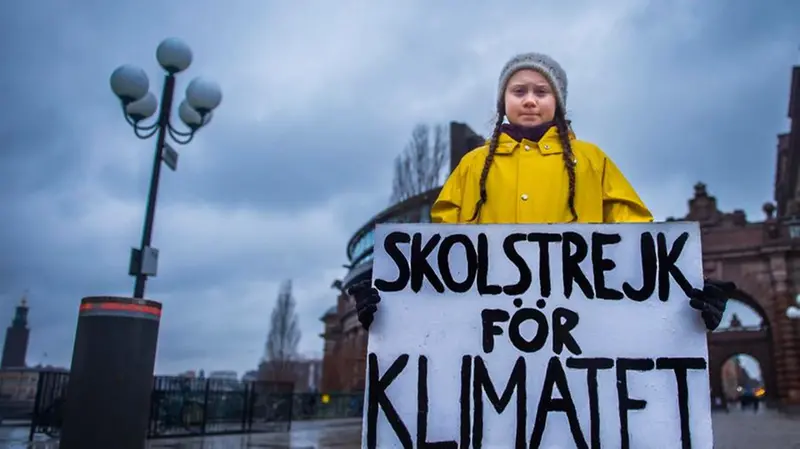 Greta Thunberg davanti al Parlamento svedese nel novembre 2018 - Foto Ansa/Epa Hanna Franzen © www.giornaledibrescia.it