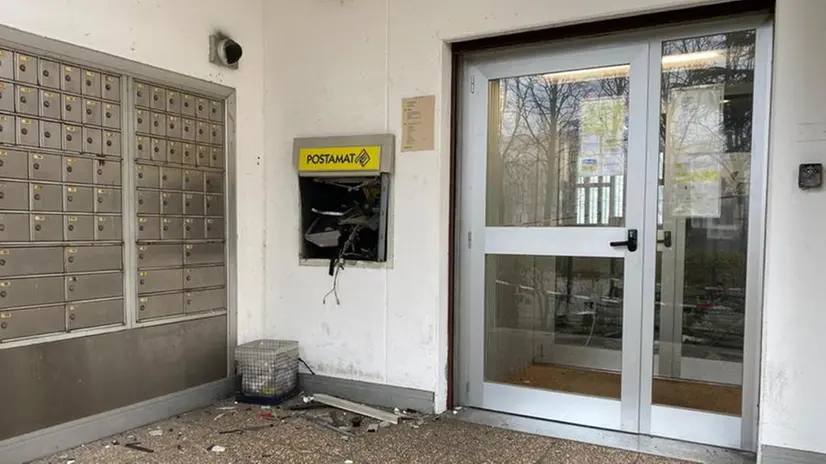 Calcinato, assalto al postamat