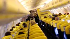 L'interno della cabina di un aereo passeggeri - © www.giornaledibrescia.it