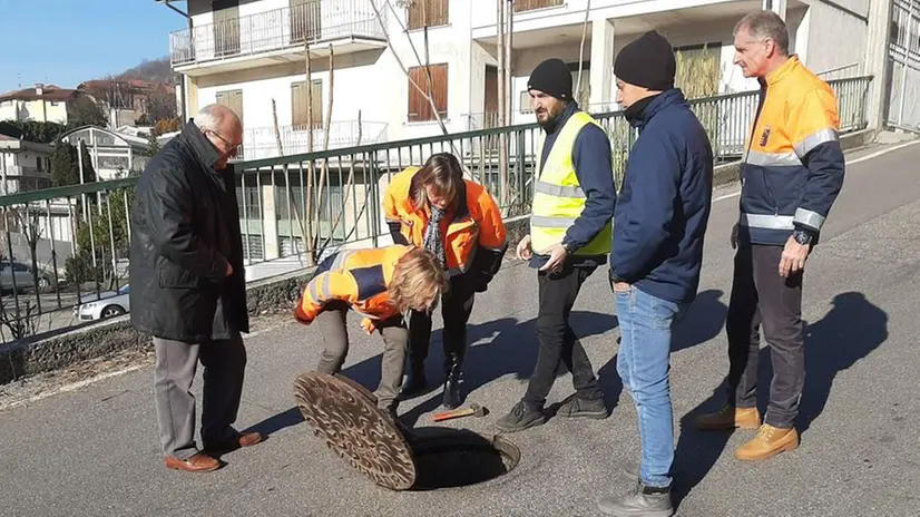 Una fase dei controlli svoltisi nella mattinata di ieri a Lumezzane - Foto © www.giornaledibrescia.it