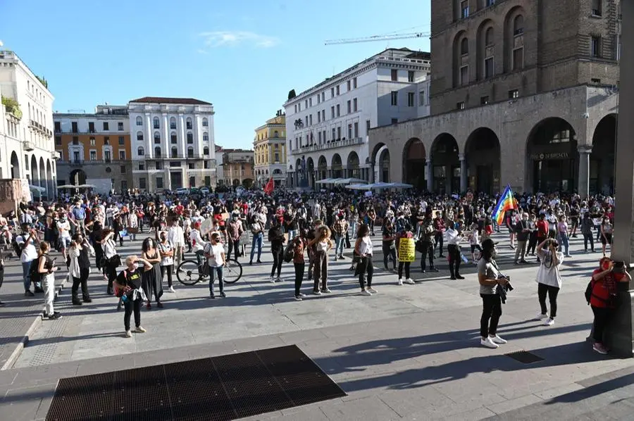 Collettivo Uno, contro il razzismo in piazza Vittoria