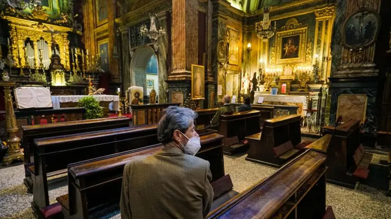 In chiesa con la mascherina: è un obbligo - Foto © www.giornaledibrescia.it