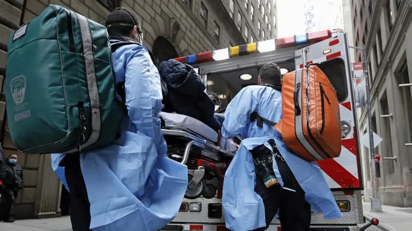 Trasporto d'urgenza per un malato di Manhattan - Foto © www.giornaledibrescia.it