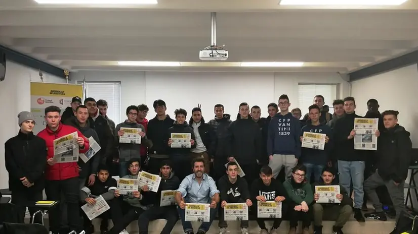 Fare squadra. Alunni di classi e indirizzi differenti insieme in aula