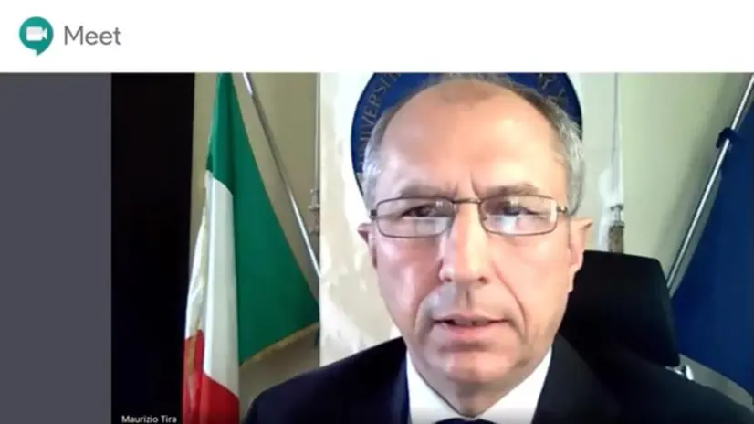 Il rettore Tira in collegamento con gli studenti