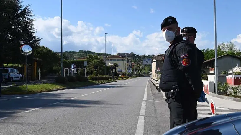 Militari impegnati nei pattugliamenti. Foto © www.giornaledibrescia.it