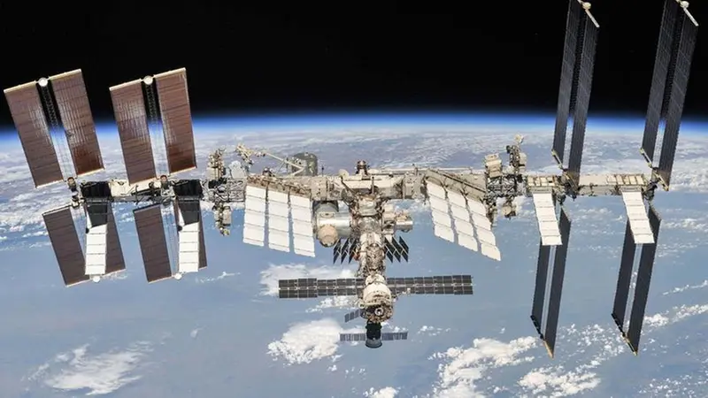 La Iss: la stazione spaziale misura 109 metri per 73 - Foto Ansa © www.giornaledibrescia.it