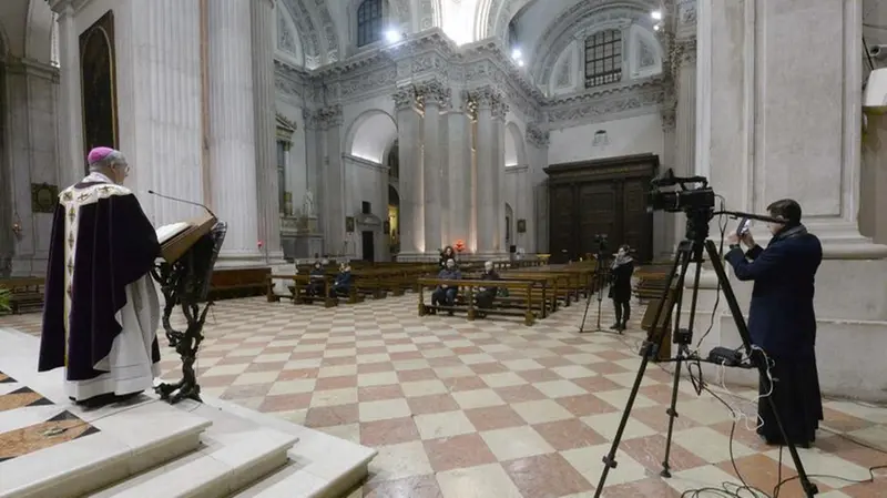 Messa delle Ceneri: Duomo vuoto e rito in diretta tv