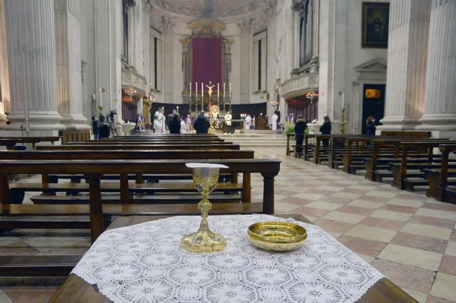 In Cattedrale le celebrazioni pasquali - Foto Marco Ortogni/Neg © www.giornaledibrescia.it