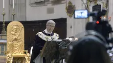 Il Vescovo Tremolada celebra in diretta tv - Foto Marco Ortogni/Neg © www.giornaledibrescia.it