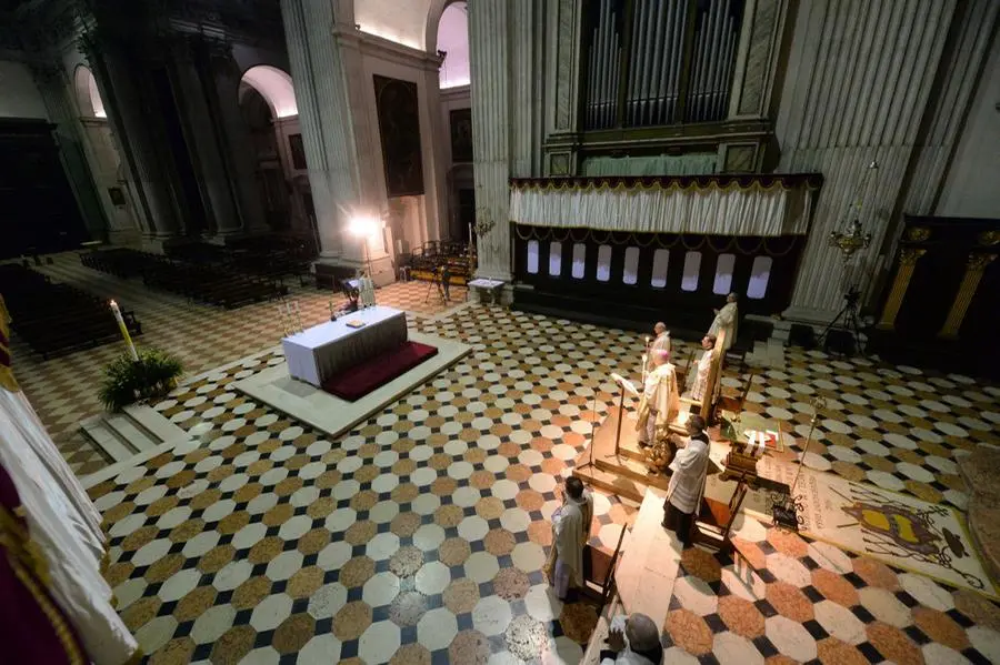 La celebrazione della Veglia pasquale in Duomo