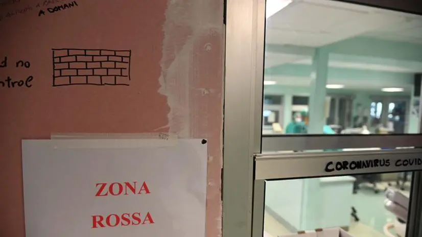 Zona Rossa al Civile di Brescia, nel reparto Coronavirus -  Foto © www.giornaledibrescia.it