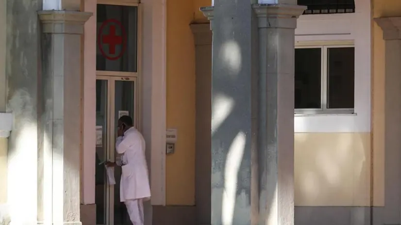 L'ingresso dell'istituto Spallanzani - Foto Ansa/Giuseppe Lami © www.giornaledibrescia.it