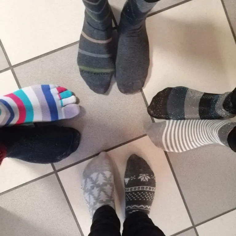 La giornata dei calzini spaiati: le vostre foto