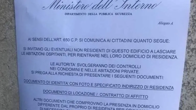 L'avviso fasullo affisso in alcuni condomini di Brescia