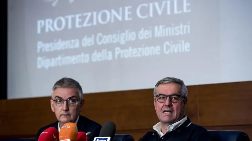 Il capo della protezione civile Angelo Borrelli con il presidente dell'Istituto Superiore di Sanità (Iss) Silvio Brusaferro -  Foto © www.giornaledibrescia.it