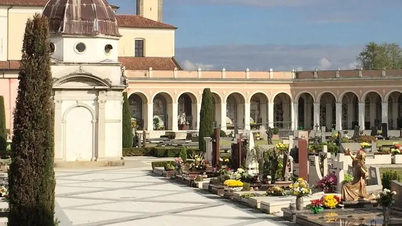 Il cimitero di Chiari - Foto © www.giornaledibrescia.it