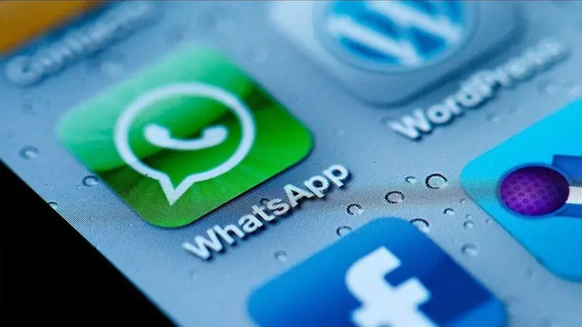 L'educazione ai tempi di WhatsApp - © www.giornaledibrescia.it