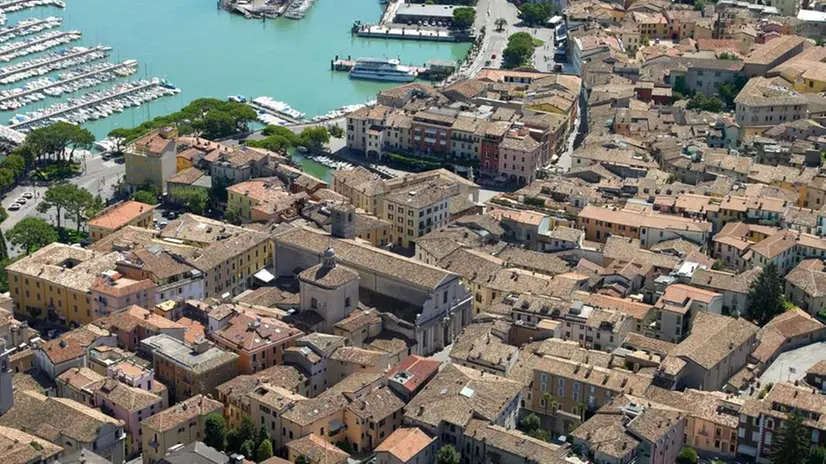 Acque agitate a Desenzano - Foto © www.giornaledibrescia.it