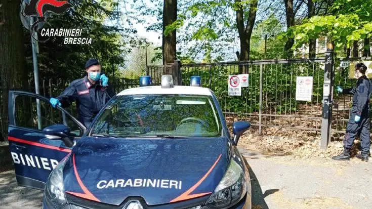 La festa è stata interrotta dai carabinieri - Foto © www.giornaledibrescia.it