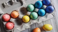 Uova colorate per Pasqua - © www.giornaledibrescia.it