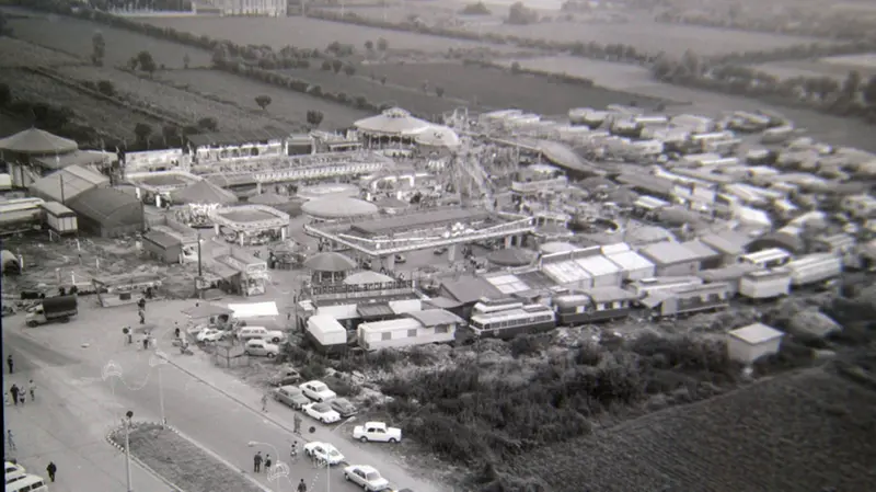 Zona viale Piave, il luna park in una foto degli anni Sessanta - Foto © www.giornaledibrescia.it