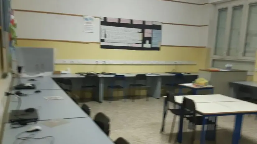 L’aula informatica tristemente senza computer